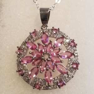 🌺Vintage Pink And Silver Pendant